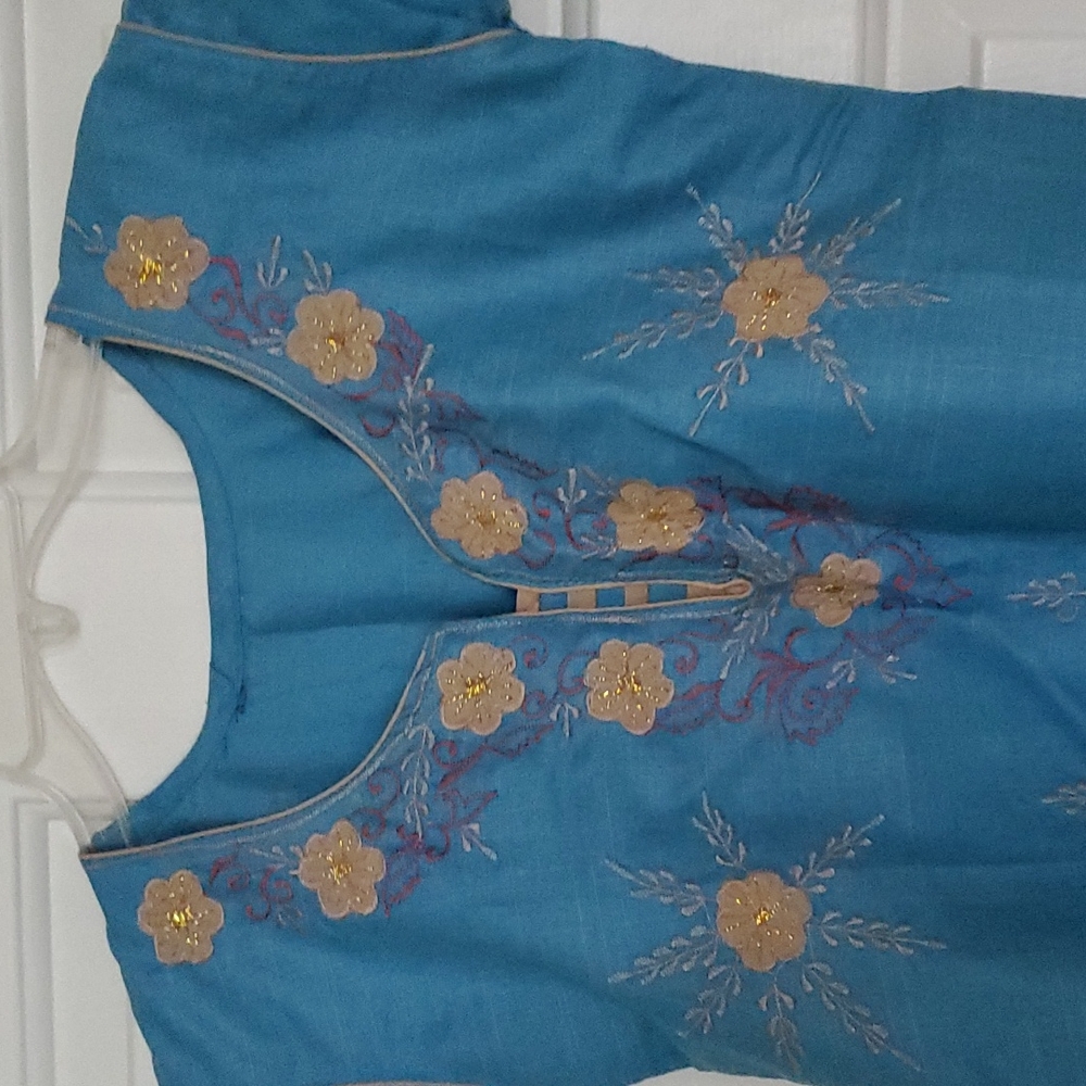 Tunic - Picture 2 of 3